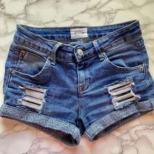 Hudson Kids denim leopard print roll cuff shorts